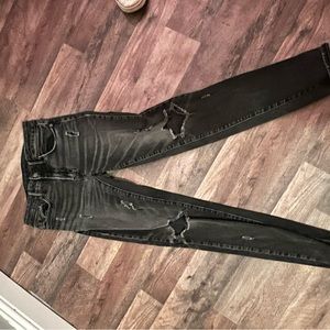 Simple Black Skinny Jeans With Knee Rips